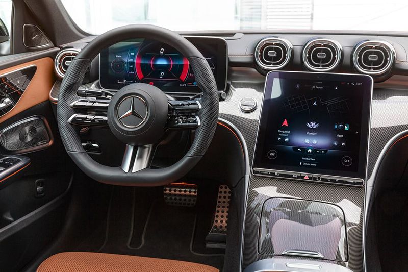 Vô lăng và màn hình hiển thị chức năng trên Mercedes C-Class 2022
