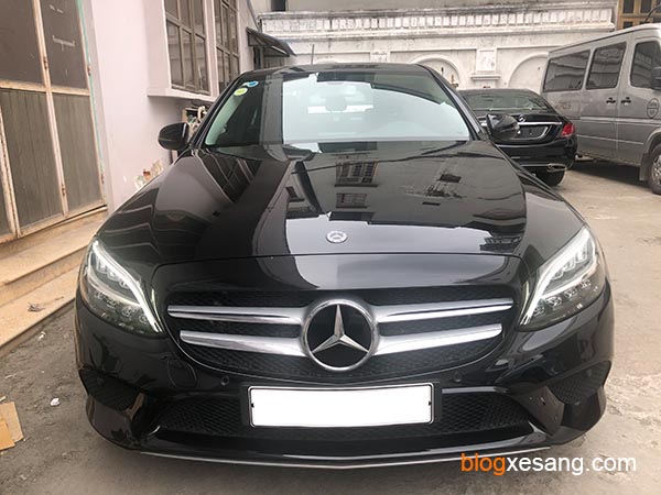 Xe Mercedes C200 lướt model 2019 động cơ mới màu đen chạy 4786 km