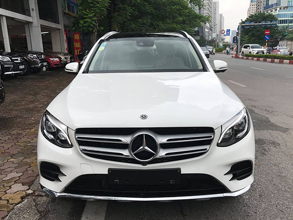 Bán xe Mercedes GLC 300 đăng ký 2019 chạy 5580 km màu Trắng nội thất Be