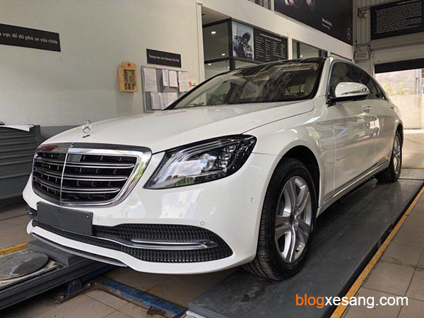 Xe Mercedes S450L chạy lướt 15200 km màu Trắng nội thất Be Vàng giá rẻ