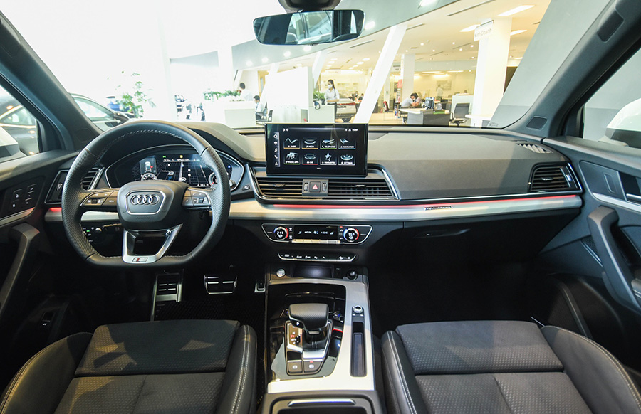 Khoang nội thất xe Audi Q5