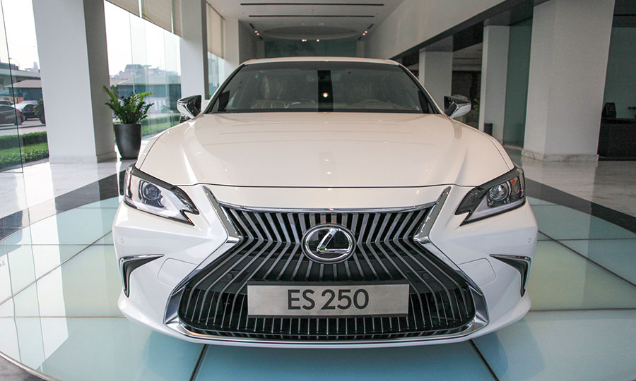 Giá xe Lexus ES 250 | blogxesang.com