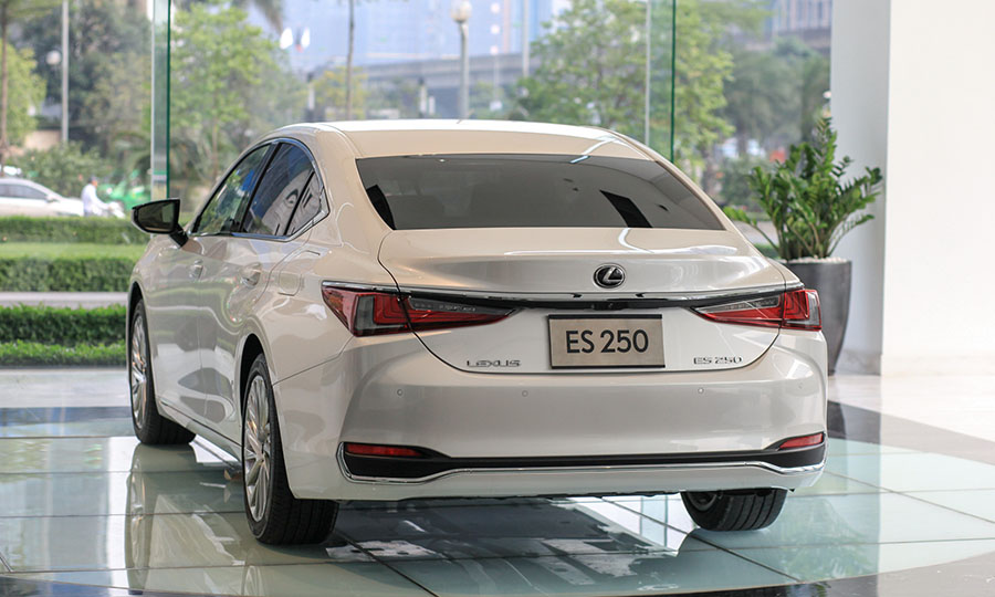 Giá xe Lexus ES 250 2020 | blogxesang.com