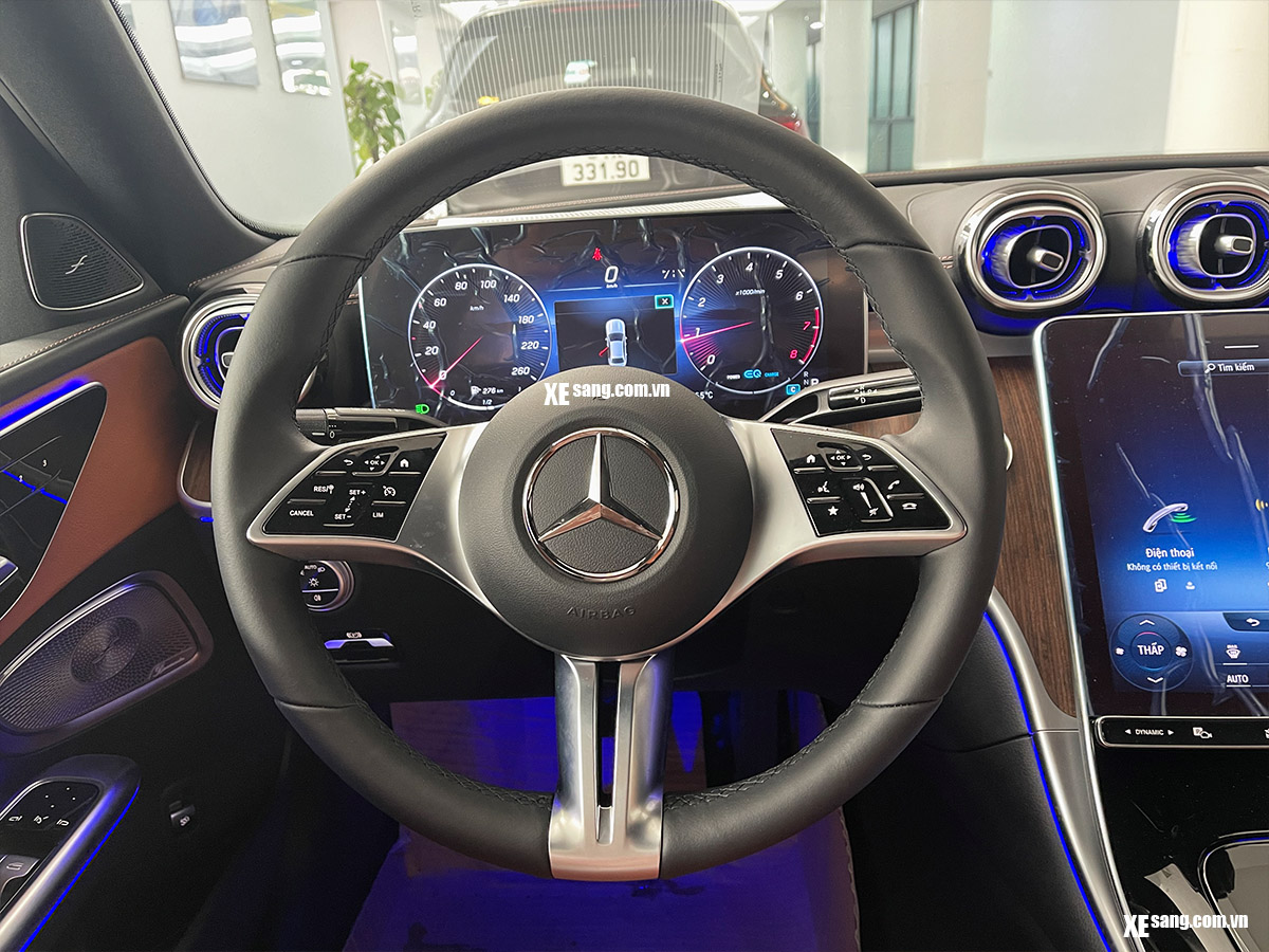 Vô lăng xe Mercedes C200 Avantgarde Plu 2022
