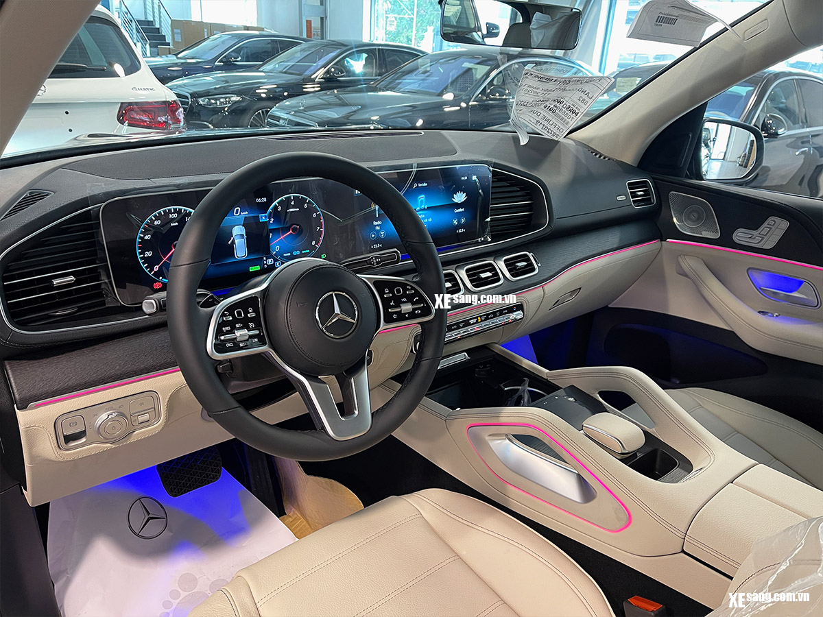 Khoang nội thất xe Mercedes GLE 450