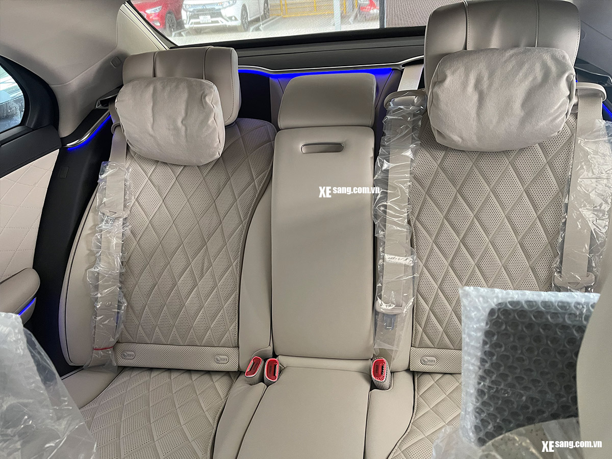 Ghế da nappan trên hàng ghế hành khách xe S450 4Matic 2022