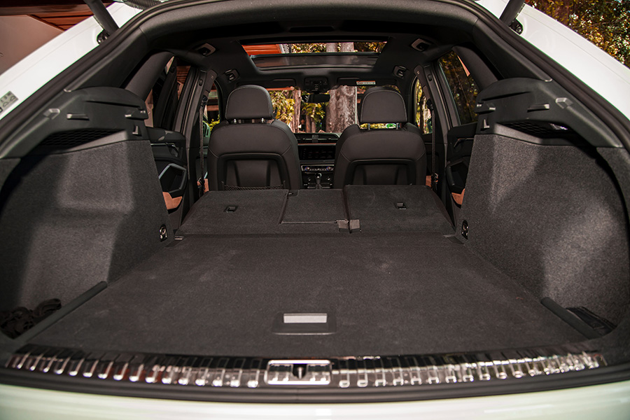 Khoang chứa đồ xe Audi Q3 -2
