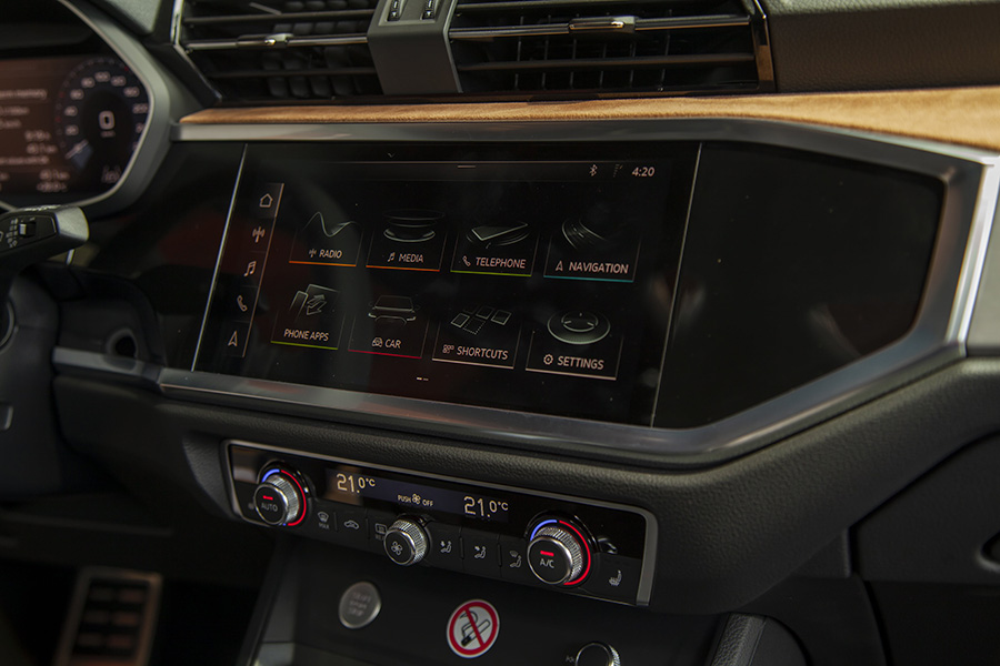 Màn hình điều khiển trung tâm trên xe Audi Q3