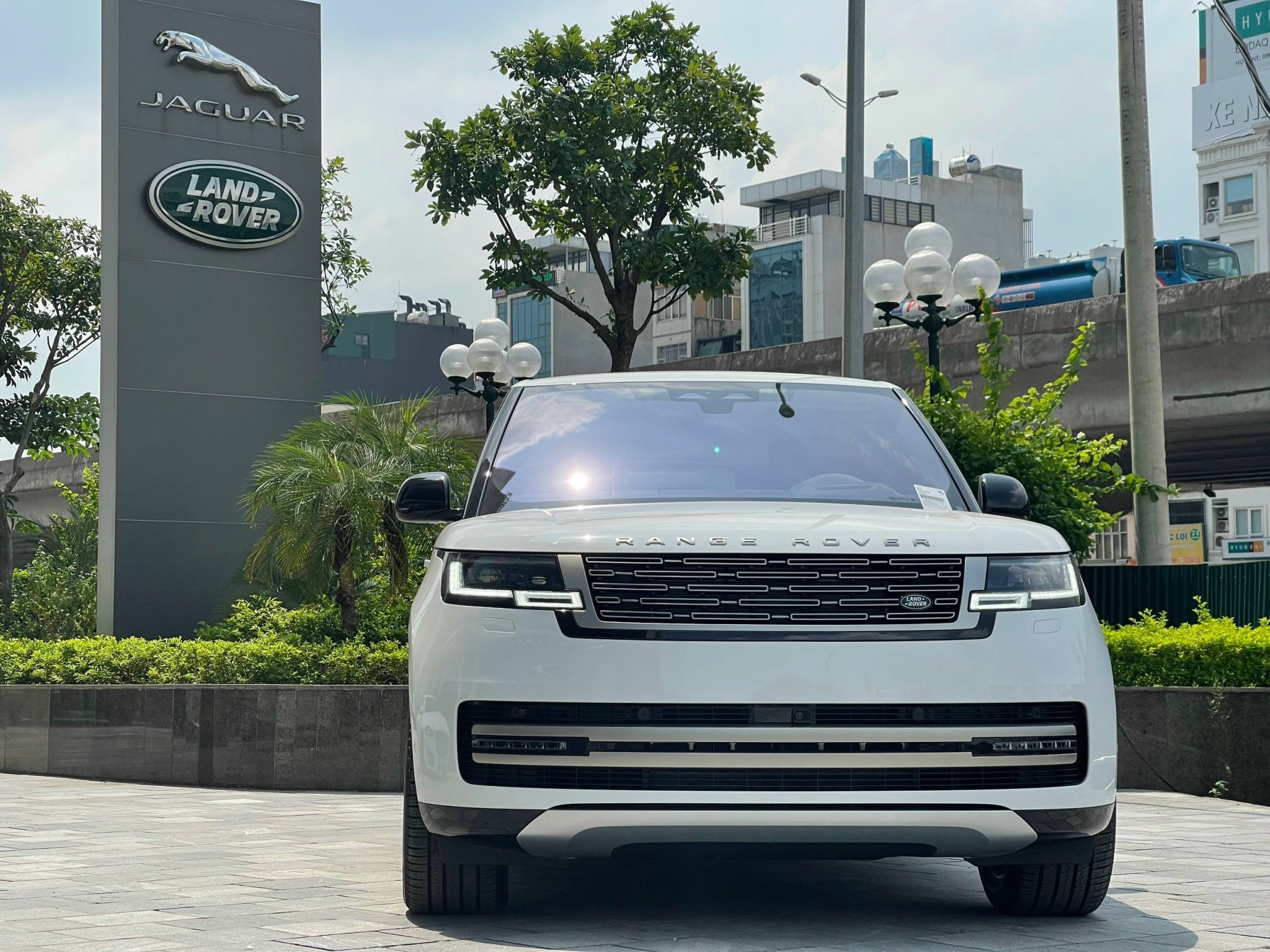 [MỚI] Giá xe Range Rover Autobiography 2024 lăn bánh, thông số chi tiết