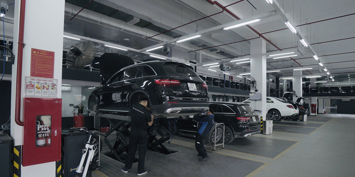 Hình ảnh góc bảo dưỡng sửa chữa nhanh của xưởng dịch vụ Mercedes-Benz Vinamotor Nghệ An