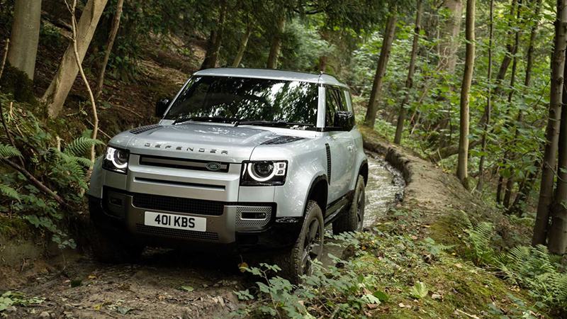 Land Rover Defender 110 - “Vua địa hình” với khả năng off-road siêu đỉnh