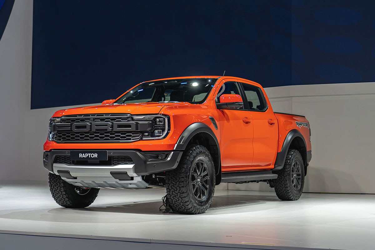 Ford Ranger Raptor - Siêu bán tải thế hệ mới có gì đặc biệt và giá bao nhiêu?