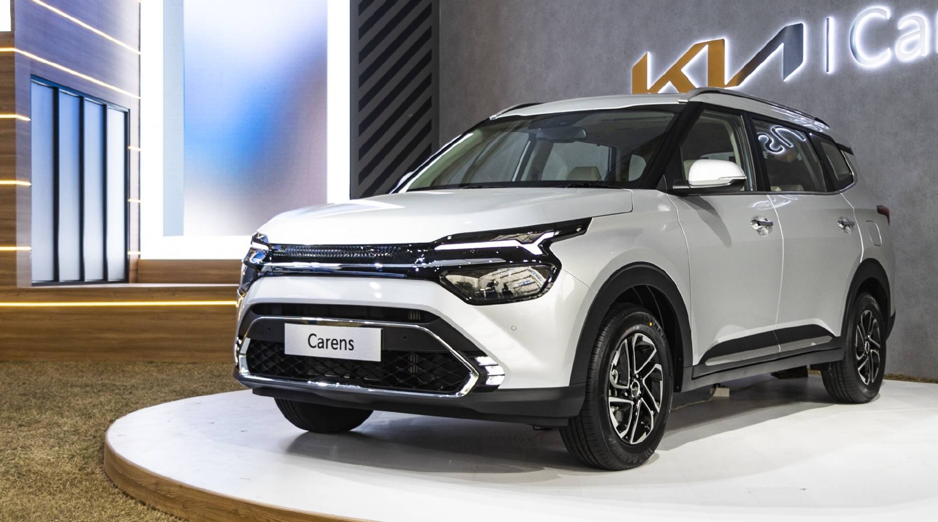 Những thông tin liên quan đến mẫu xe Kia Carens 2023