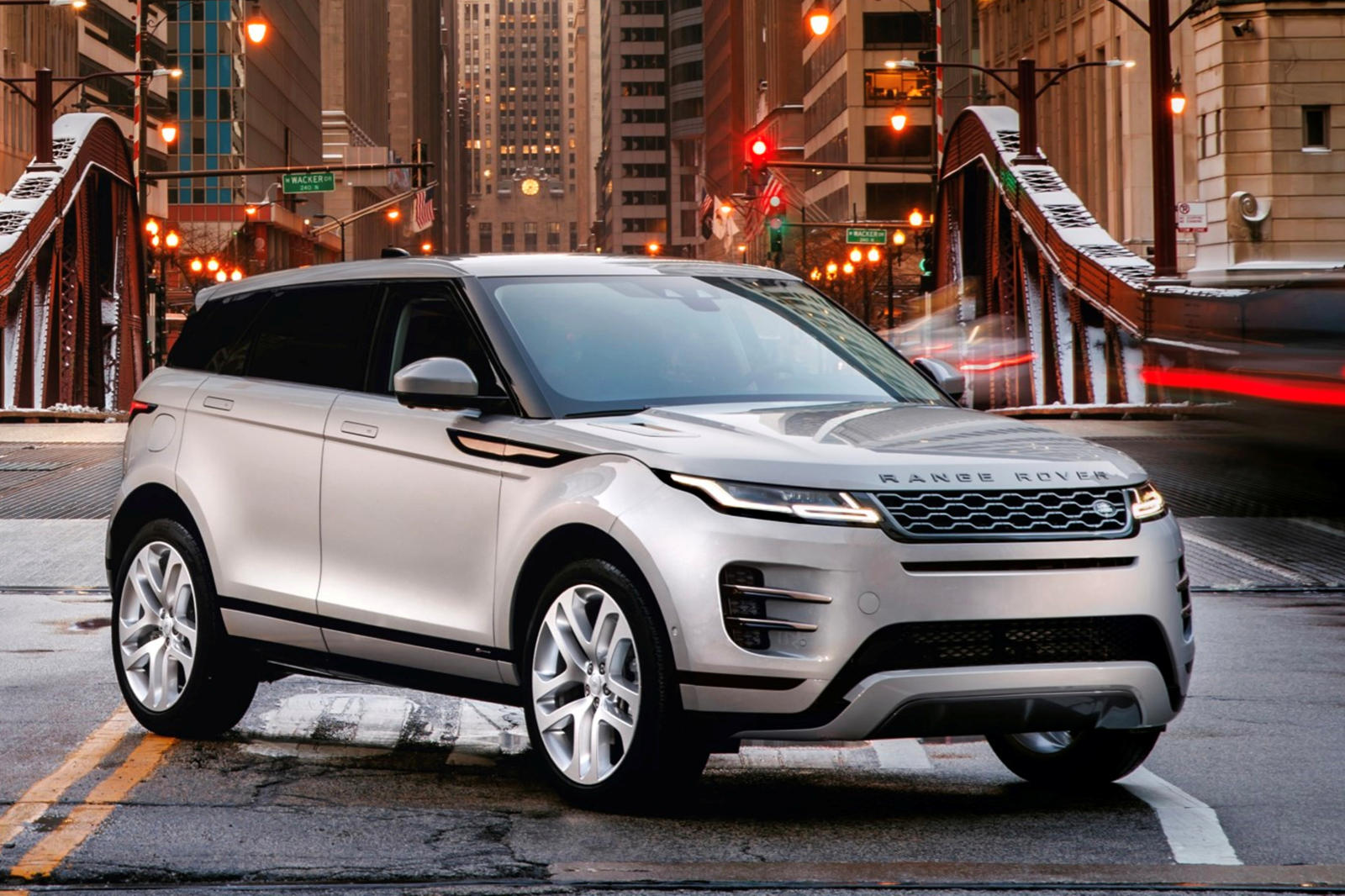 Range Rover Evoque 2022 thế hệ mới nhất giá bao nhiêu?