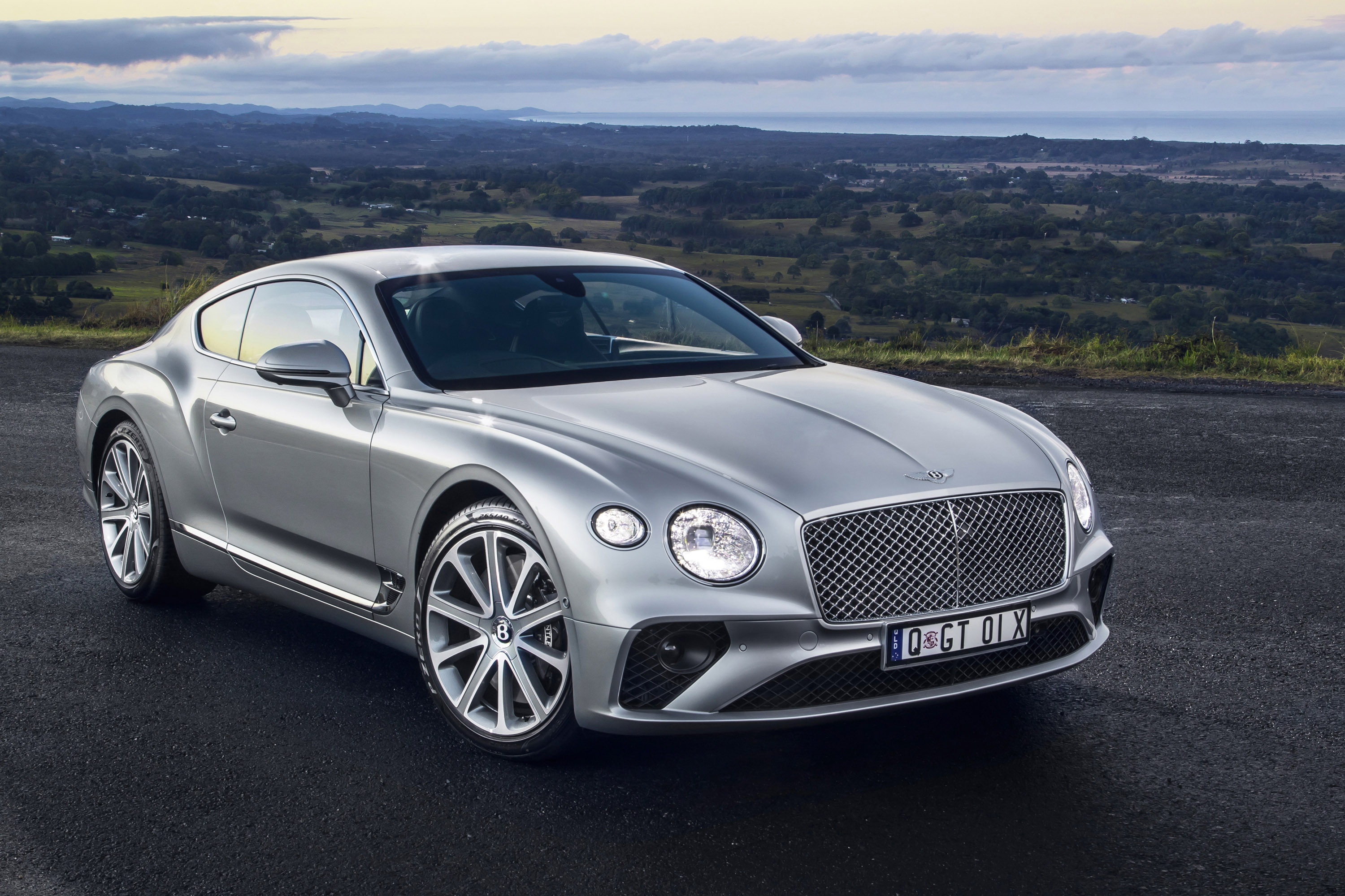 Xe Bentley Continental GT 2023: Giá xe và thông tin chi tiết