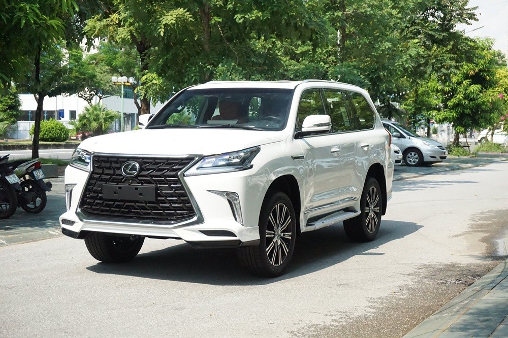 Cập nhật giá xe Lexus LX570 niêm yết và lăn bánh cùng khuyến mãi mới nhất