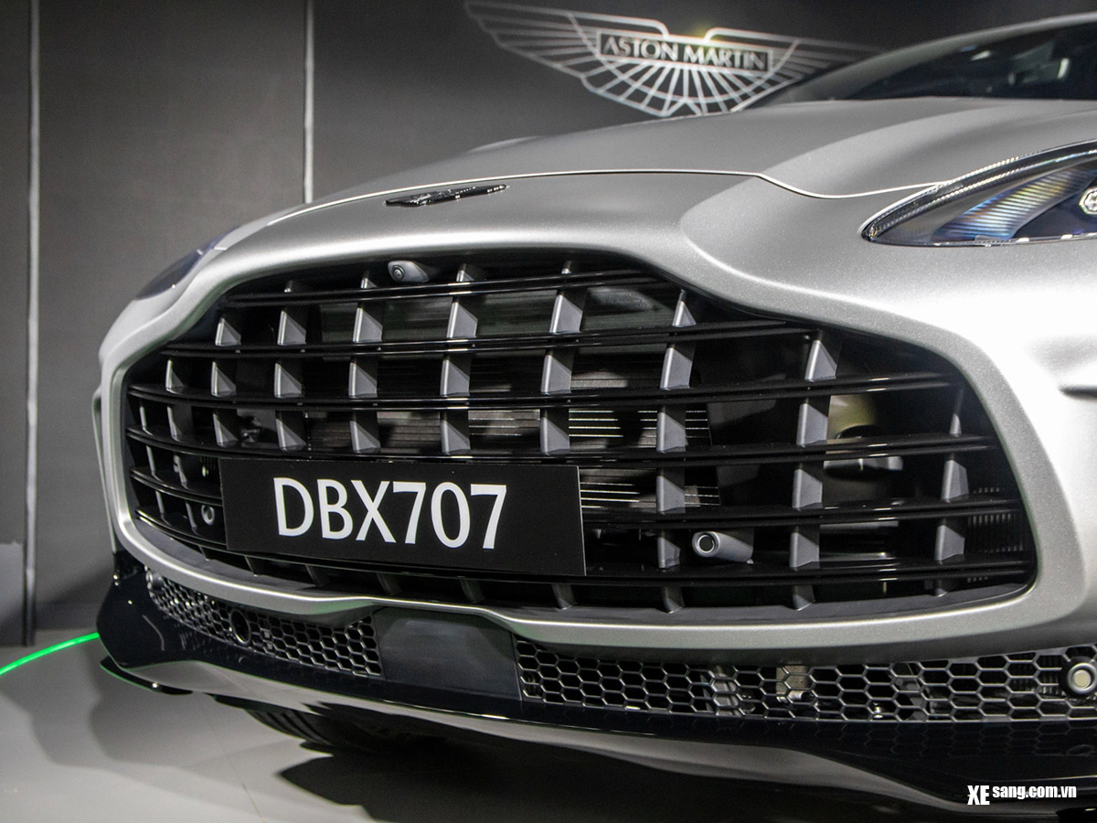 Mặt că lăng xe Aston Martin DBX707