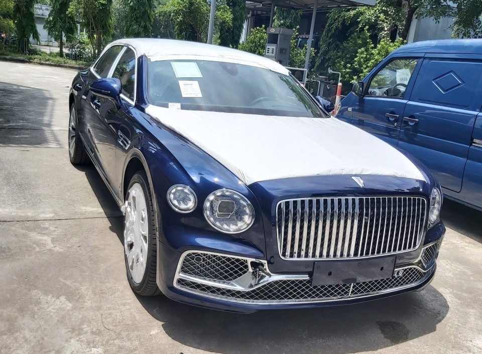 xe Bentley Flying Spur First Edition